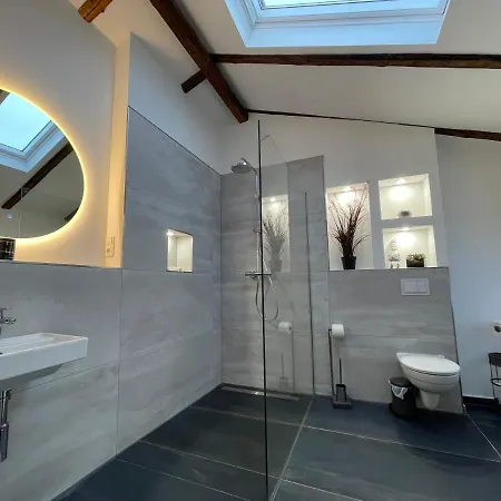 Gleis 13 - The Loft Im Ehemaligen Lokschuppen