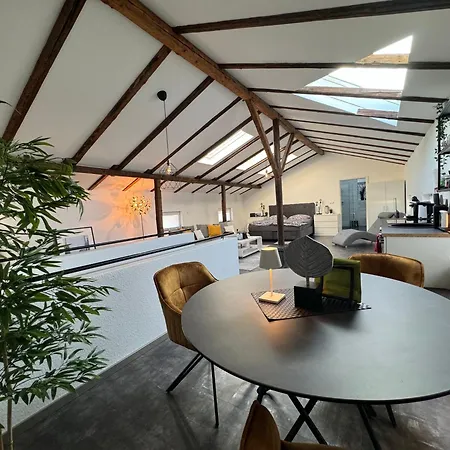 Gleis 13 - The Loft Im Ehemaligen Lokschuppen